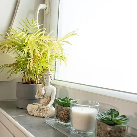 #2 Grosses Mit Pool Und Garten Privatunterkunft *