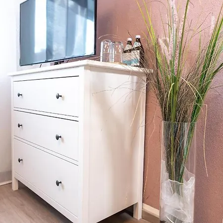Homestay #2 Grosses Mit Pool Und Garten Memmingen