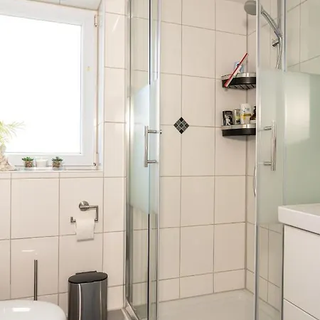 Rum i privatbostad #2 Grosses Mit Pool Und Garten Memmingen