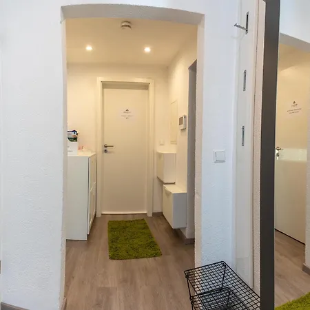 Homestay #2 Grosses Mit Pool Und Garten Memmingen