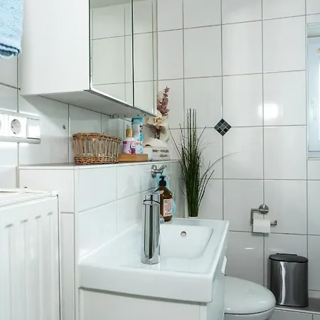 Rum i privatbostad #2 Grosses Mit Pool Und Garten *